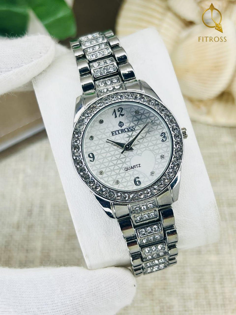 Women's Quartz Chain Strap Watch - Water Resistant (1 Pc)